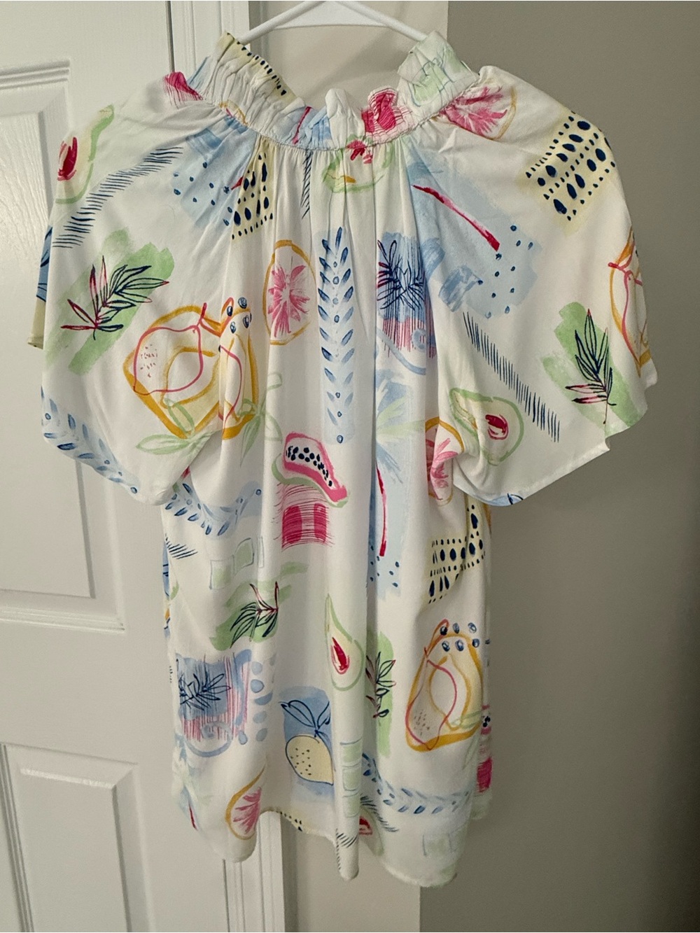 Ladies top - Picture 2 of 3